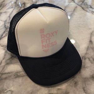 Roxy trucker hat
